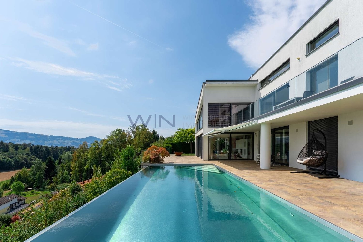 8 ½ rooms villa