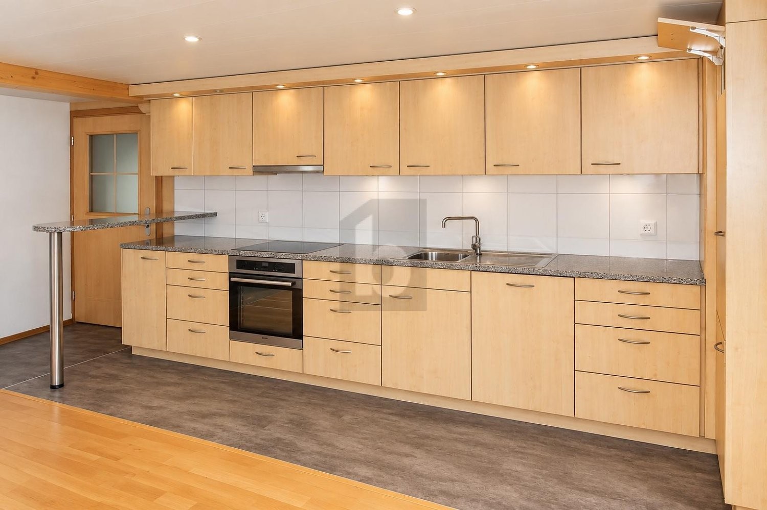 Casa multifamiliare di 4 ½ locali, foto 4 di 4