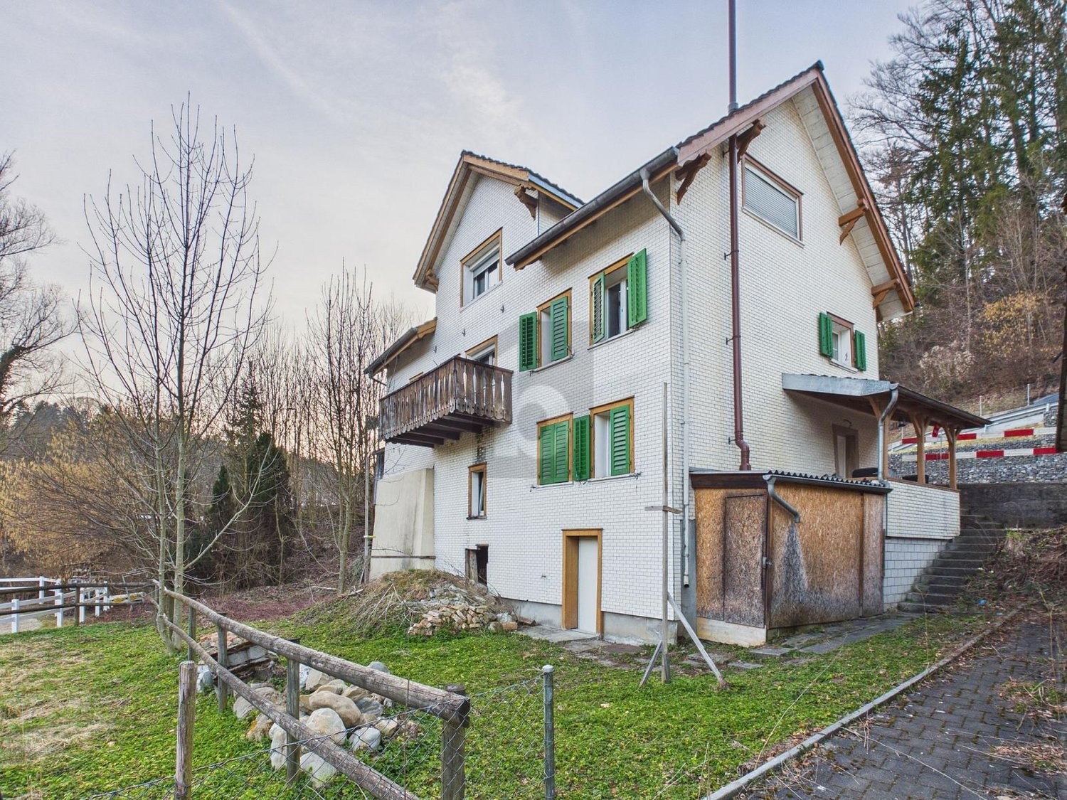 11 rooms multi family house