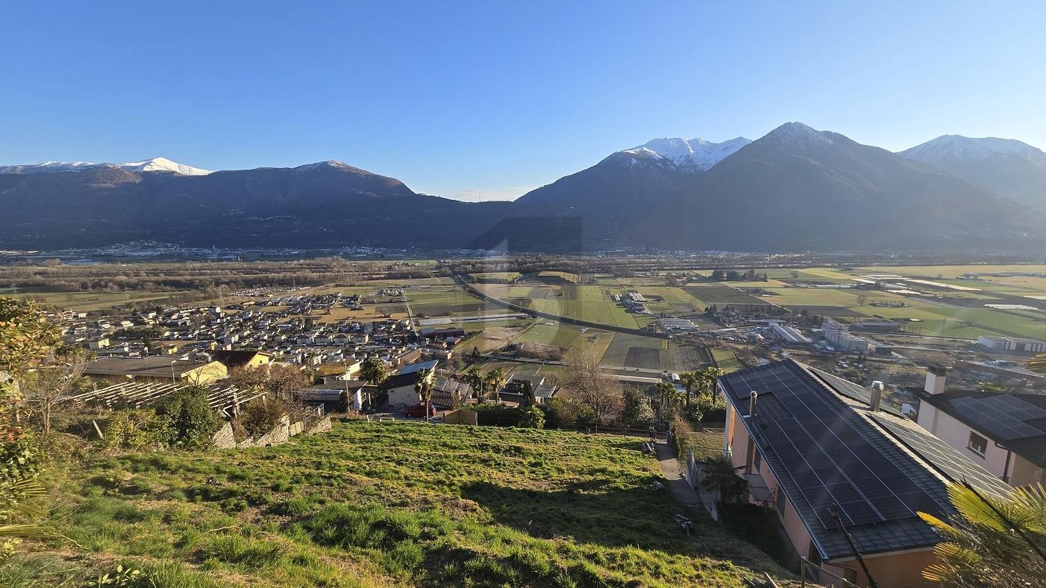 Terrain à bâtir de 1143m²