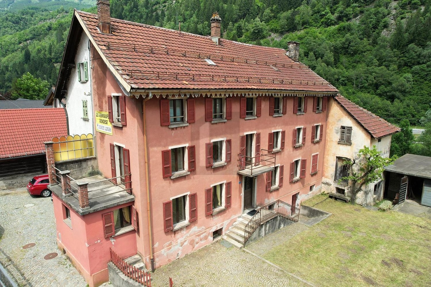 7 ½ Zimmer Einfamilienhaus, Foto 3 von 4
