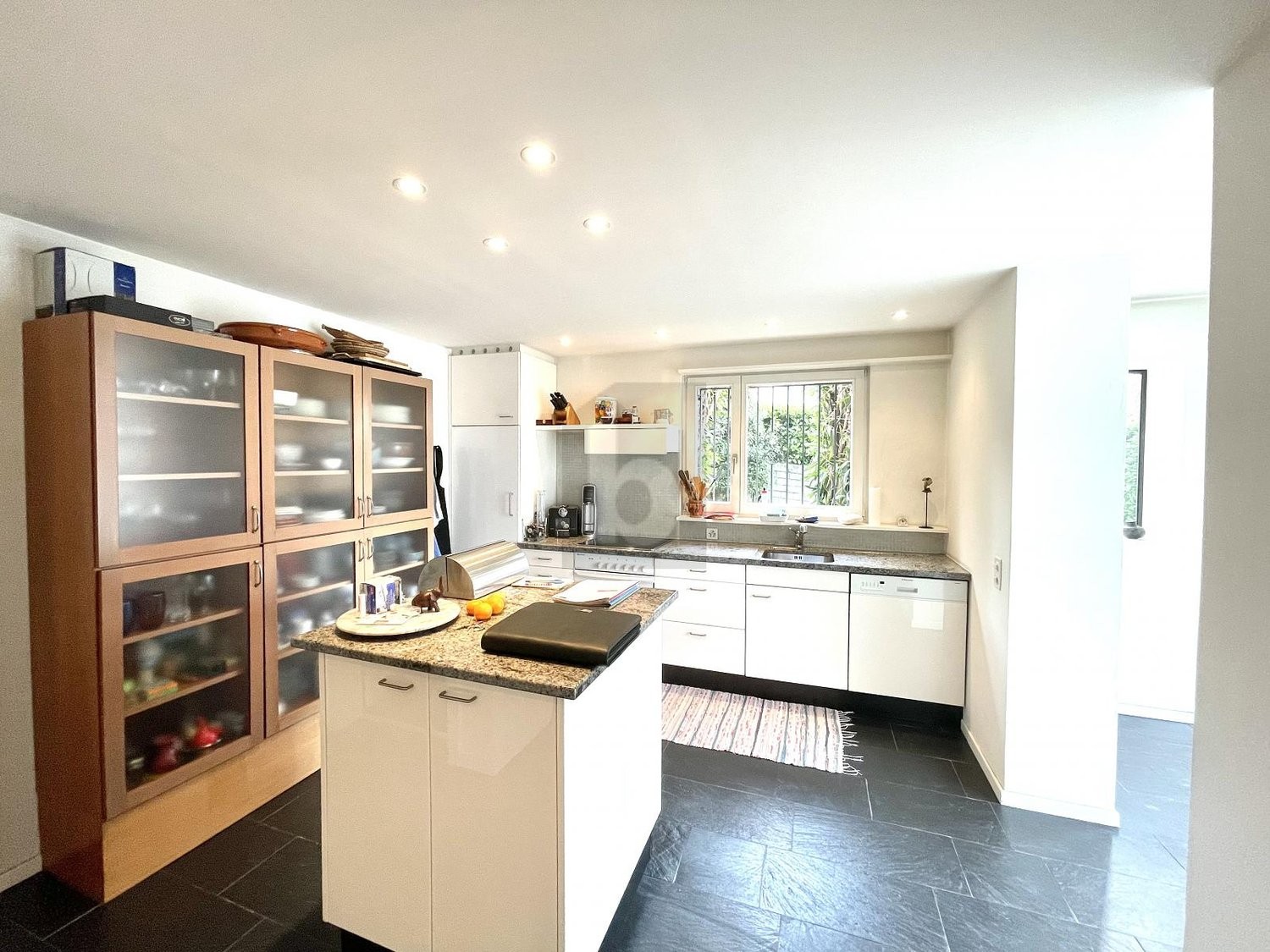 6-Zimmer-Einfamilienhaus, Foto 1 von 4