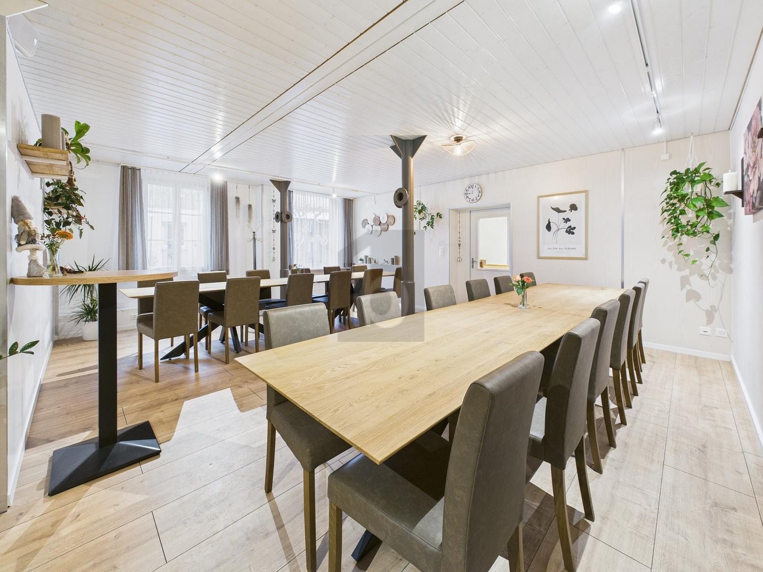 1061m² living / commercial building