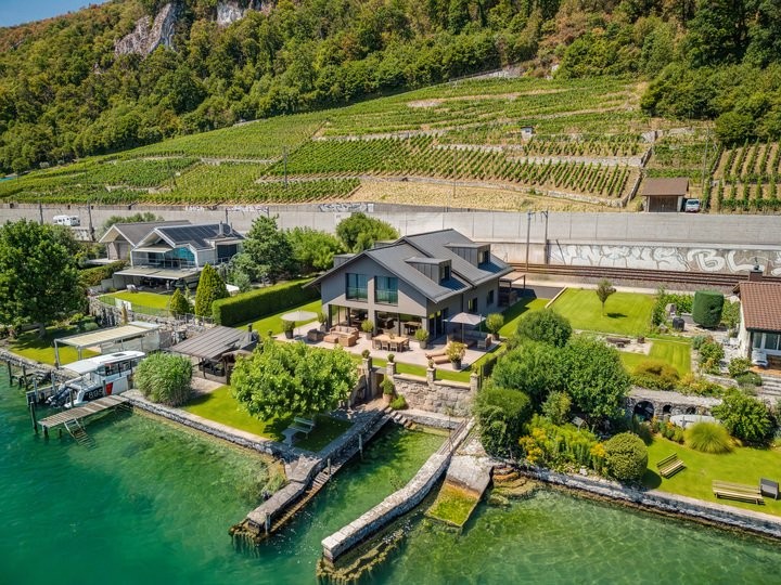 929m² building land