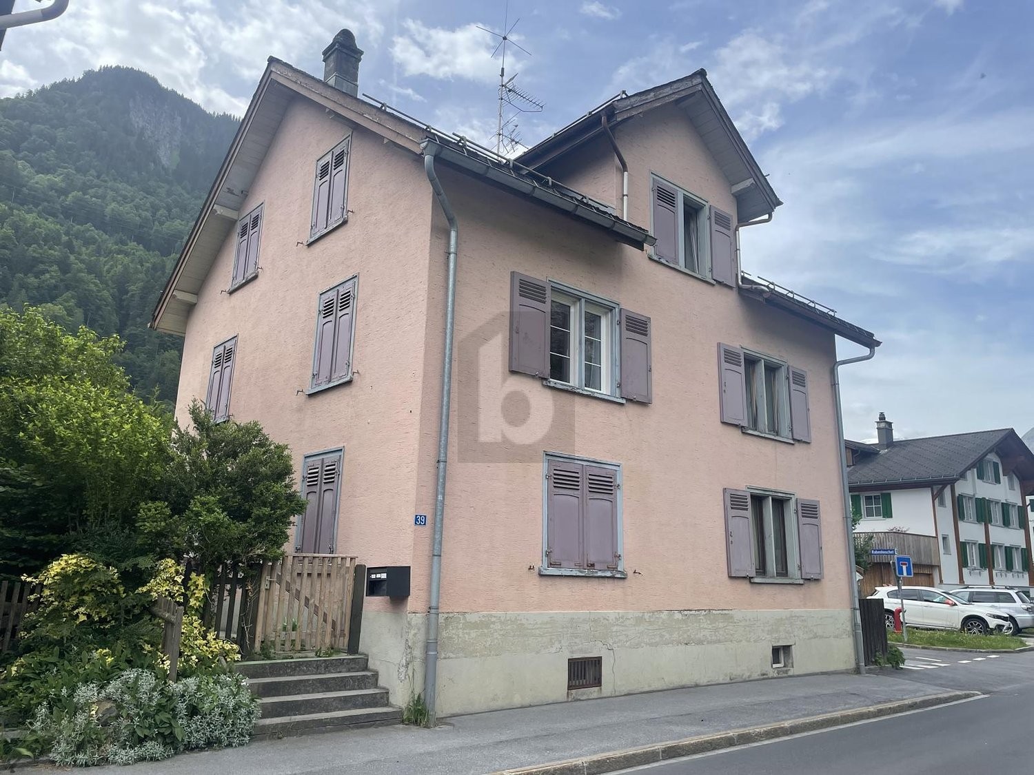 6 ½ rooms multi family house, Foto 2 von 3