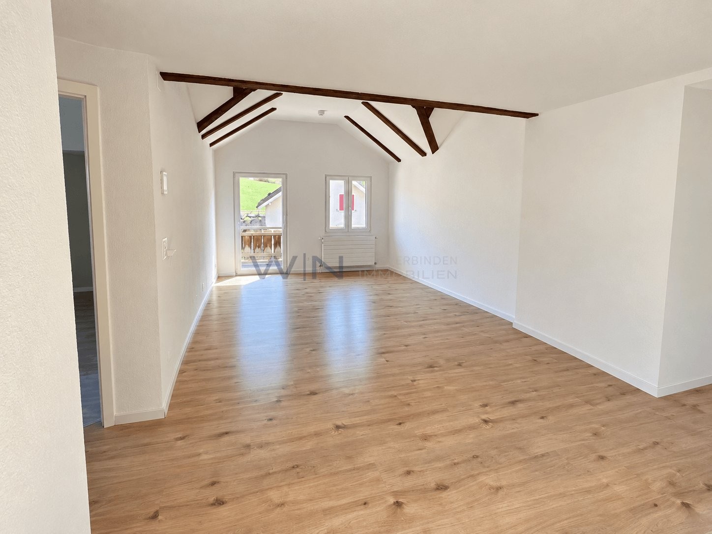 casa multifamiliare con 8 locali, foto 3 di 9
