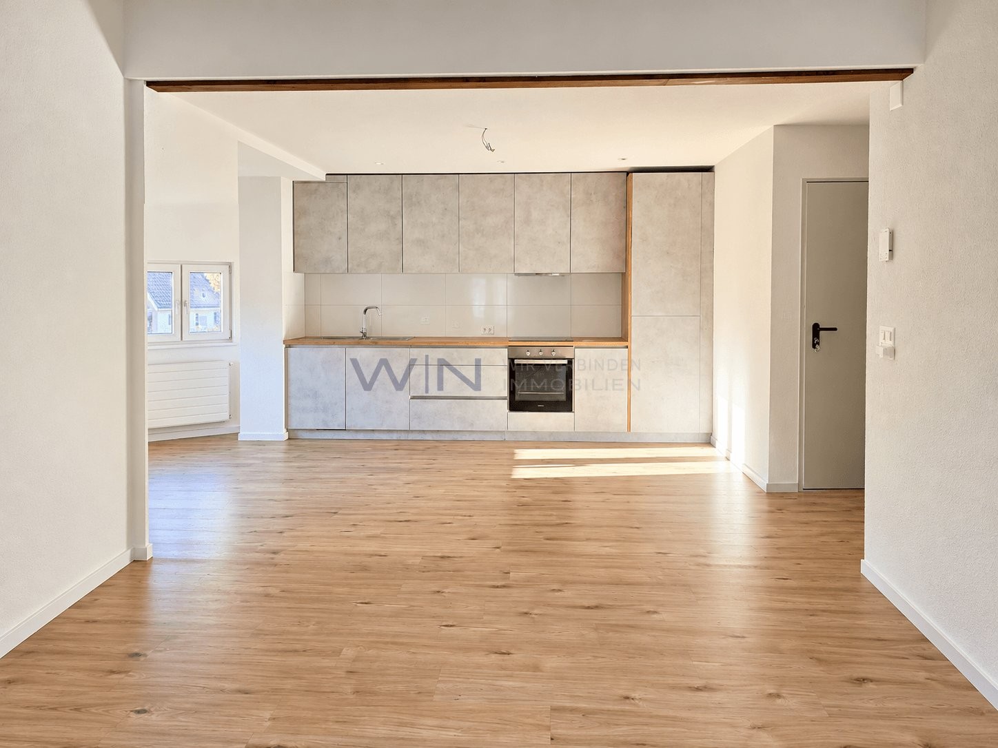 casa multifamiliare con 8 locali, foto 2 di 9