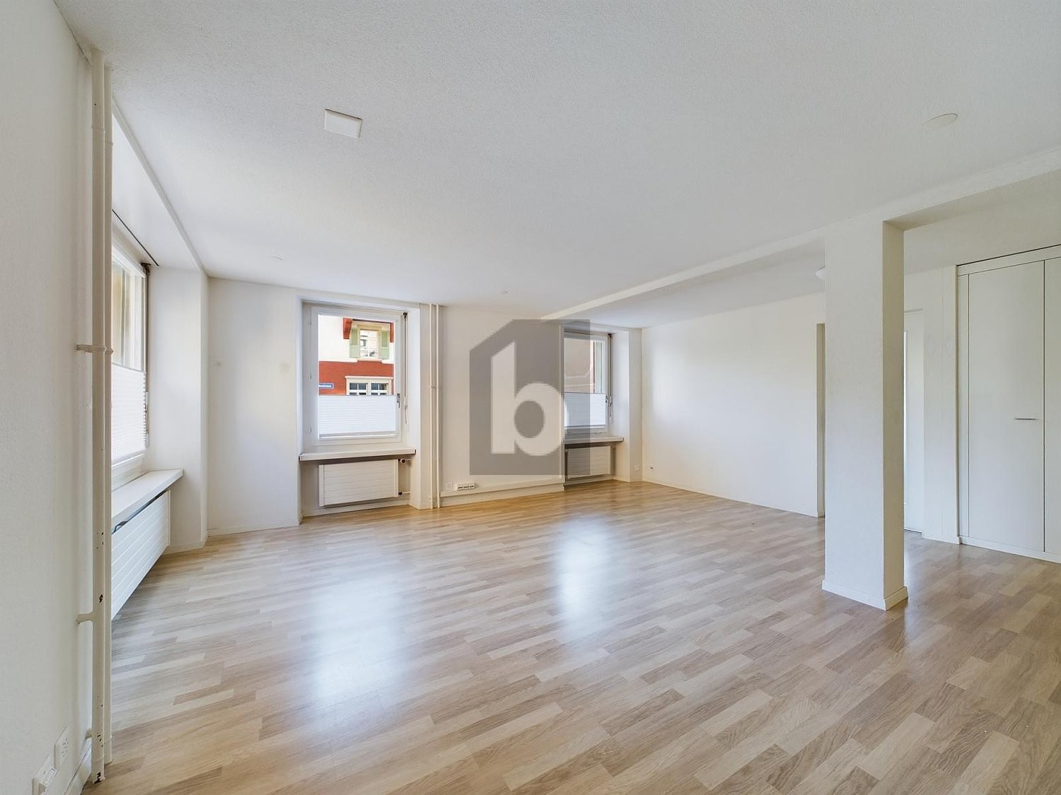 Ufficio di 91m², foto 2 di 4