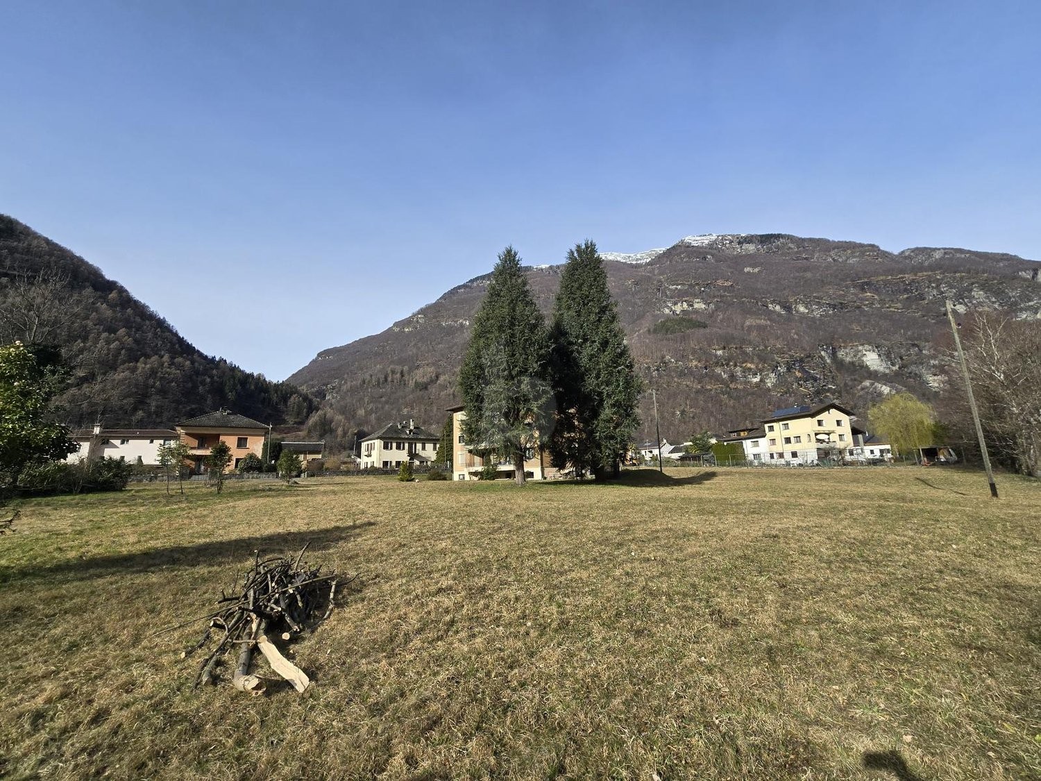 Terrain à bâtir de 2095m²