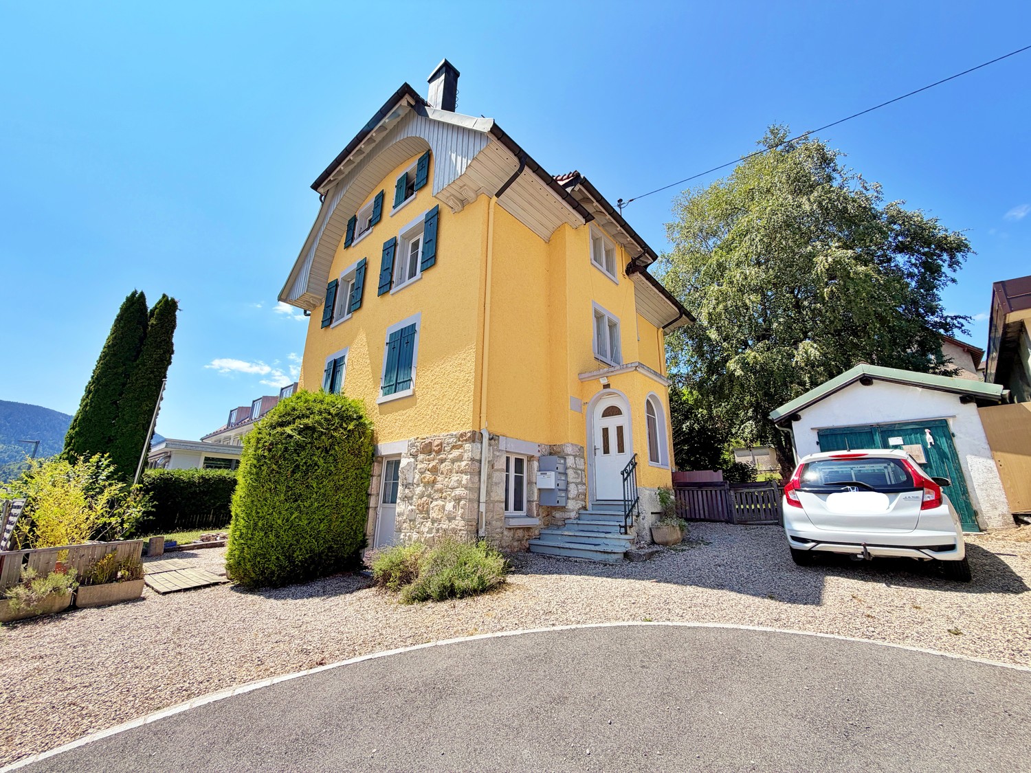 10-Zimmer-Mehrfamilienhaus