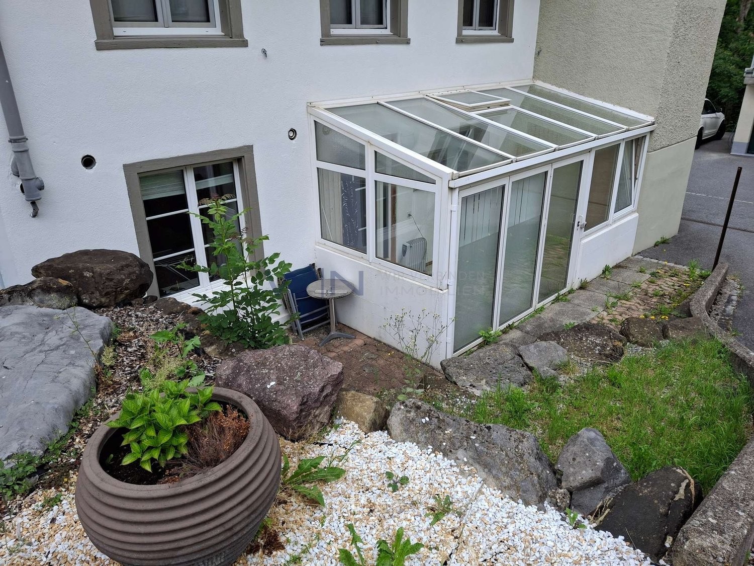 100m² single garage