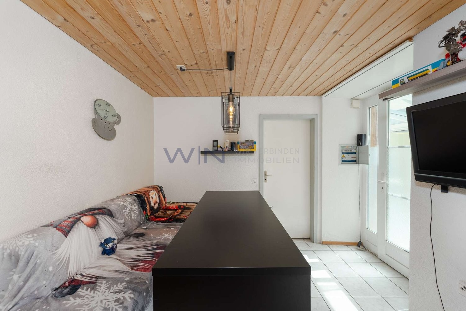 100m² single garage