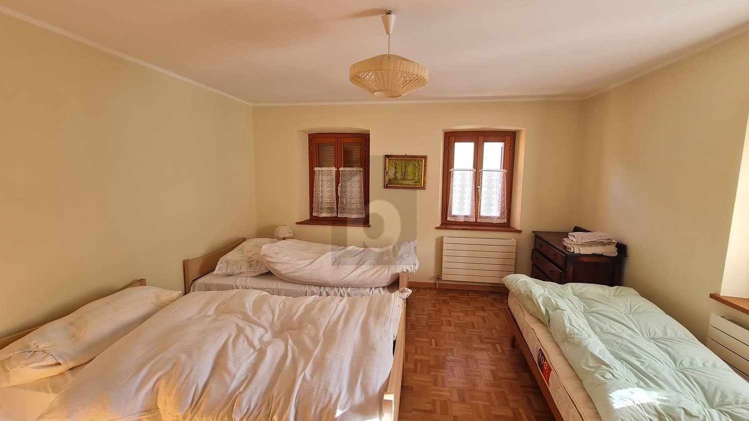 9-Zimmer-Einfamilienhaus