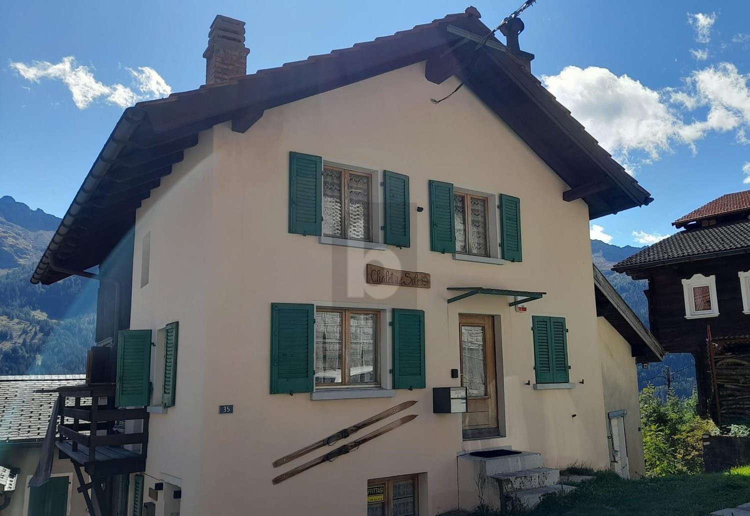8 Zimmer Chalet, Foto 1 von 4