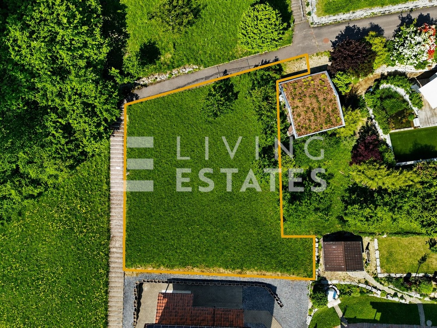 530m² building land
