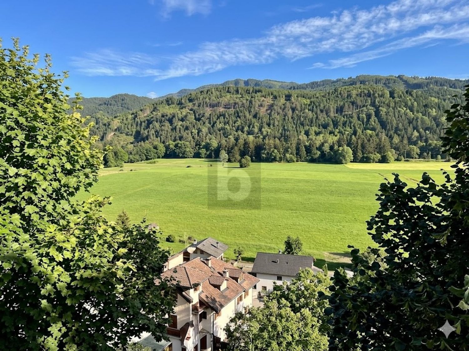 8-Zimmer-Einfamilienhaus