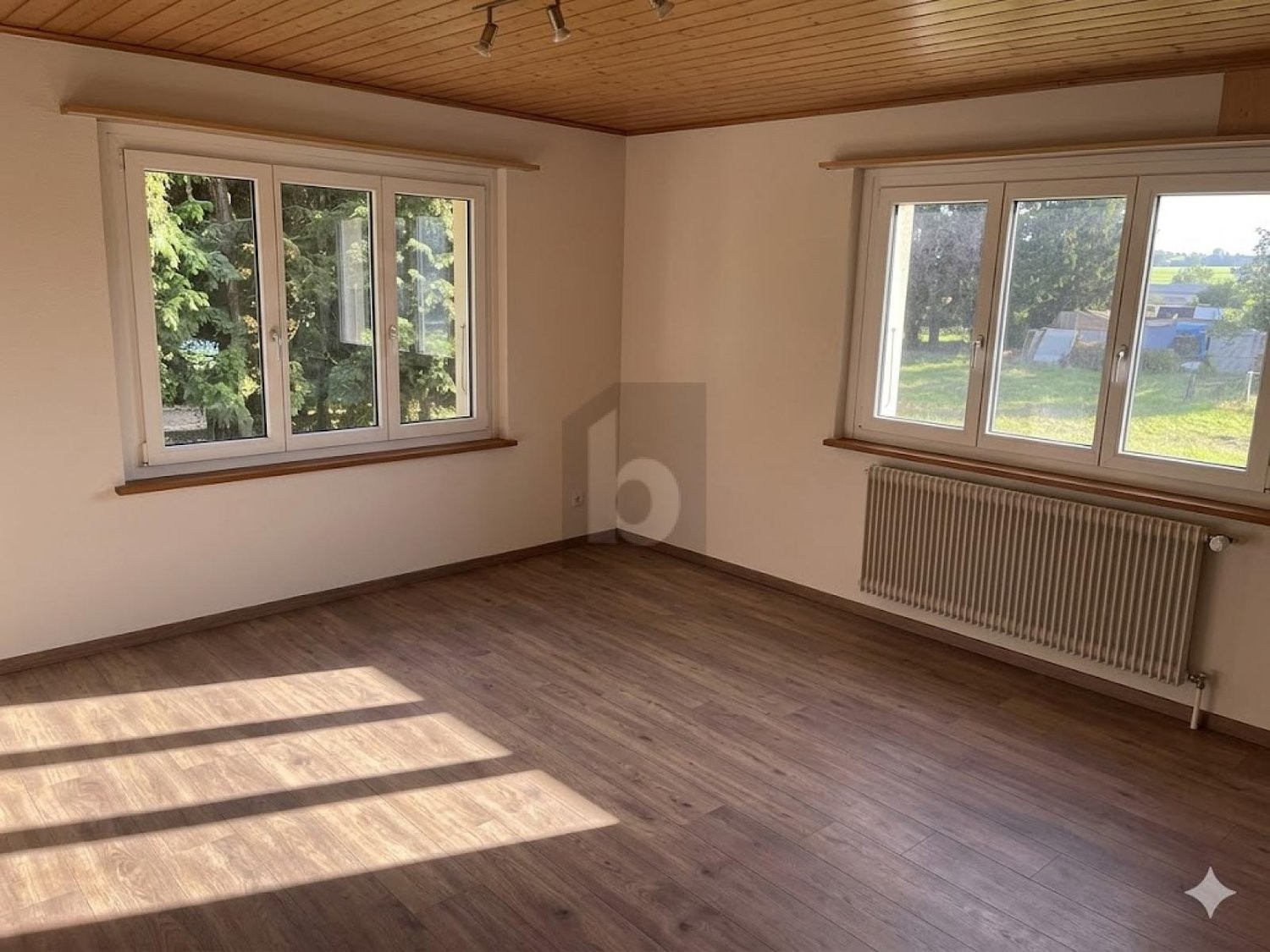8-Zimmer-Einfamilienhaus