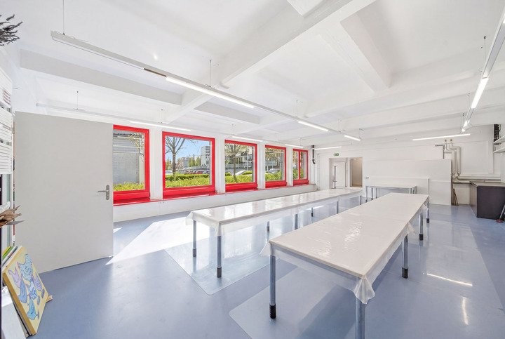 481m² living / commercial building