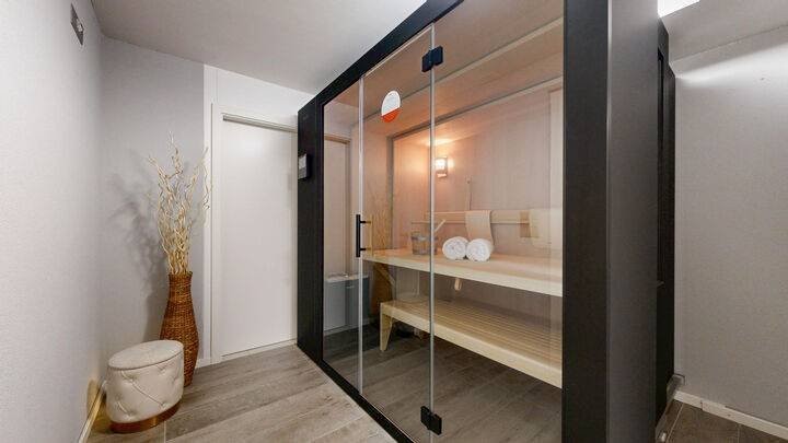 10 rooms single house