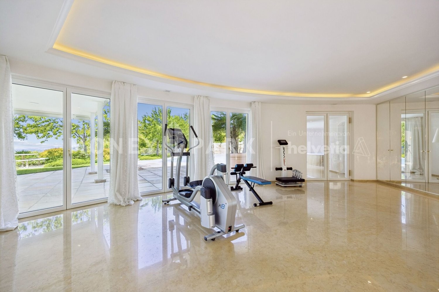 8 ½ rooms villa, photo 4 of 7