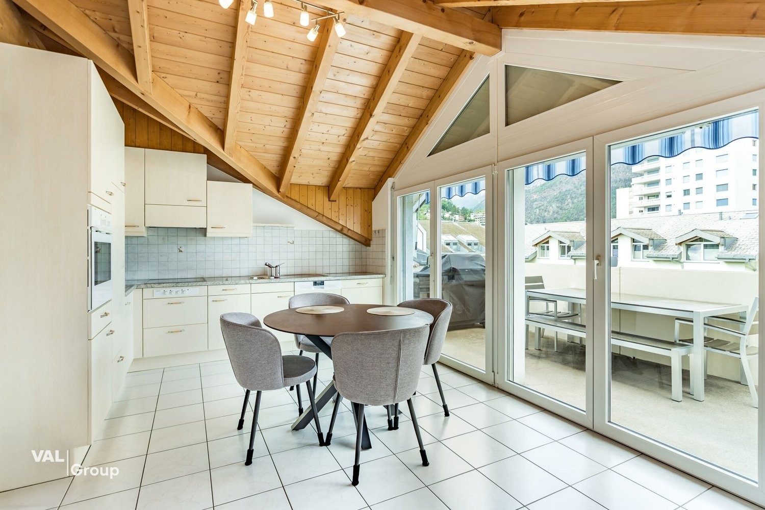 4 ½ rooms roof flat, Foto 3 von 10