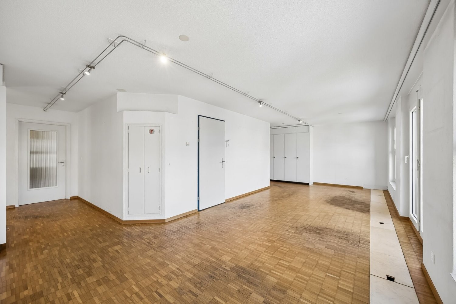 356m² commercial