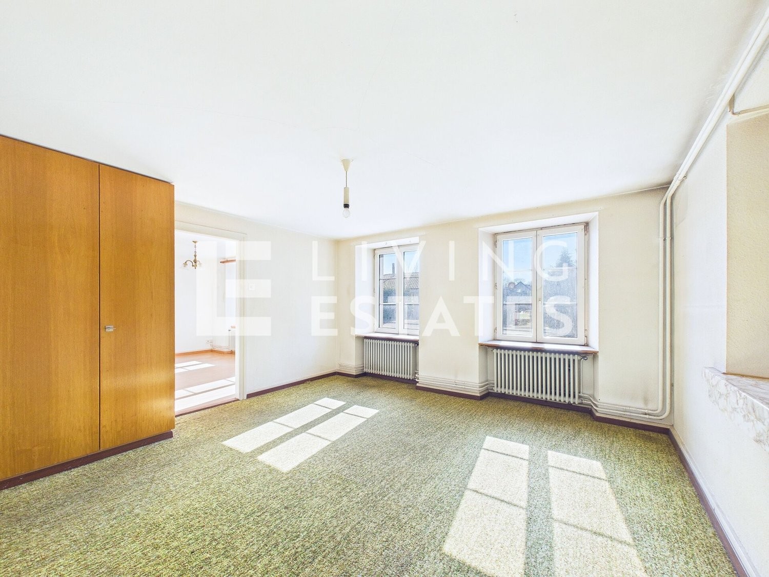8 rooms farm house