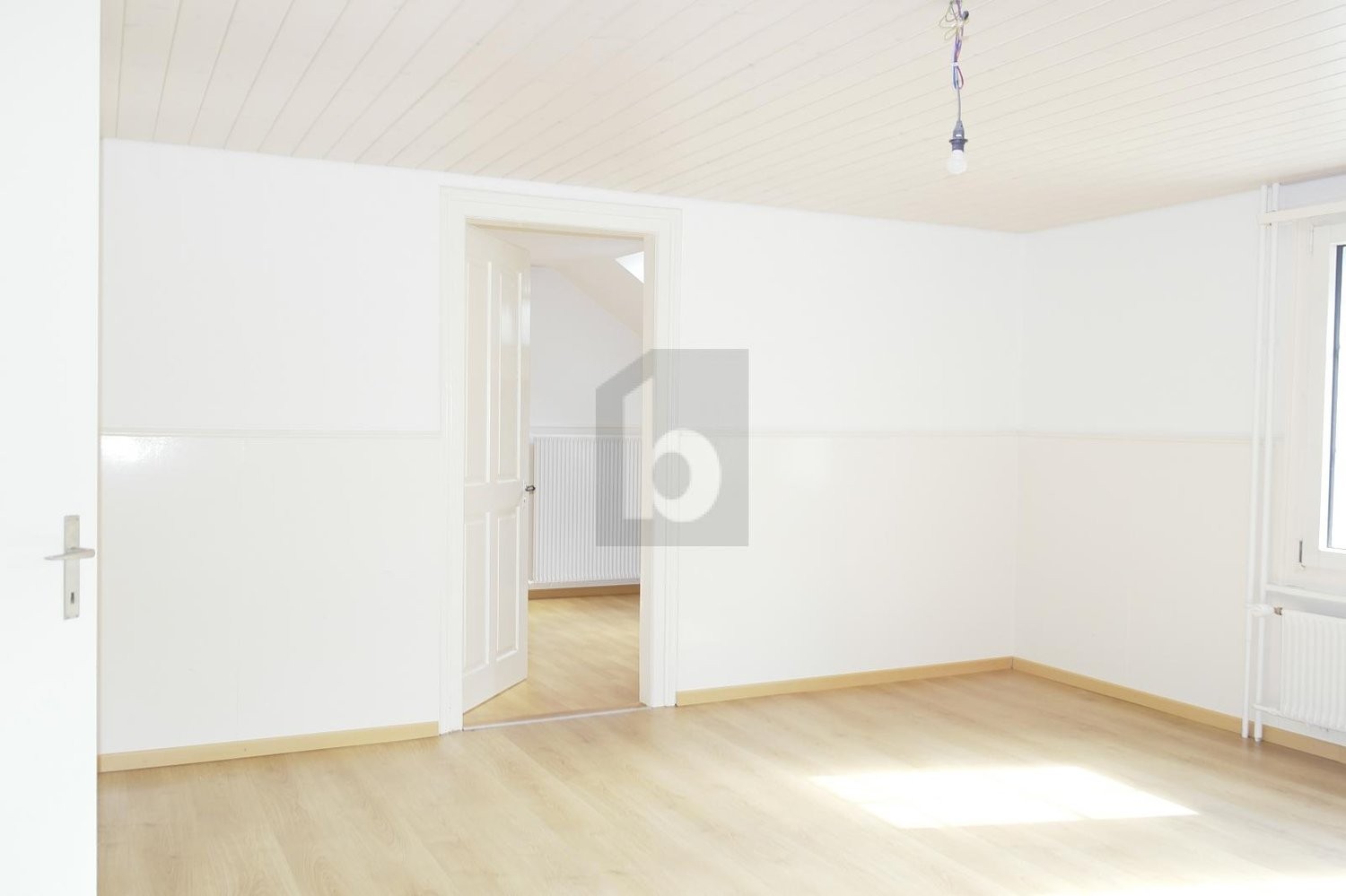 7 rooms multi family house, Foto 1 von 4