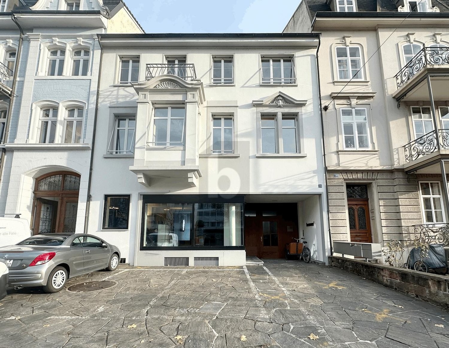 Living / commercial building