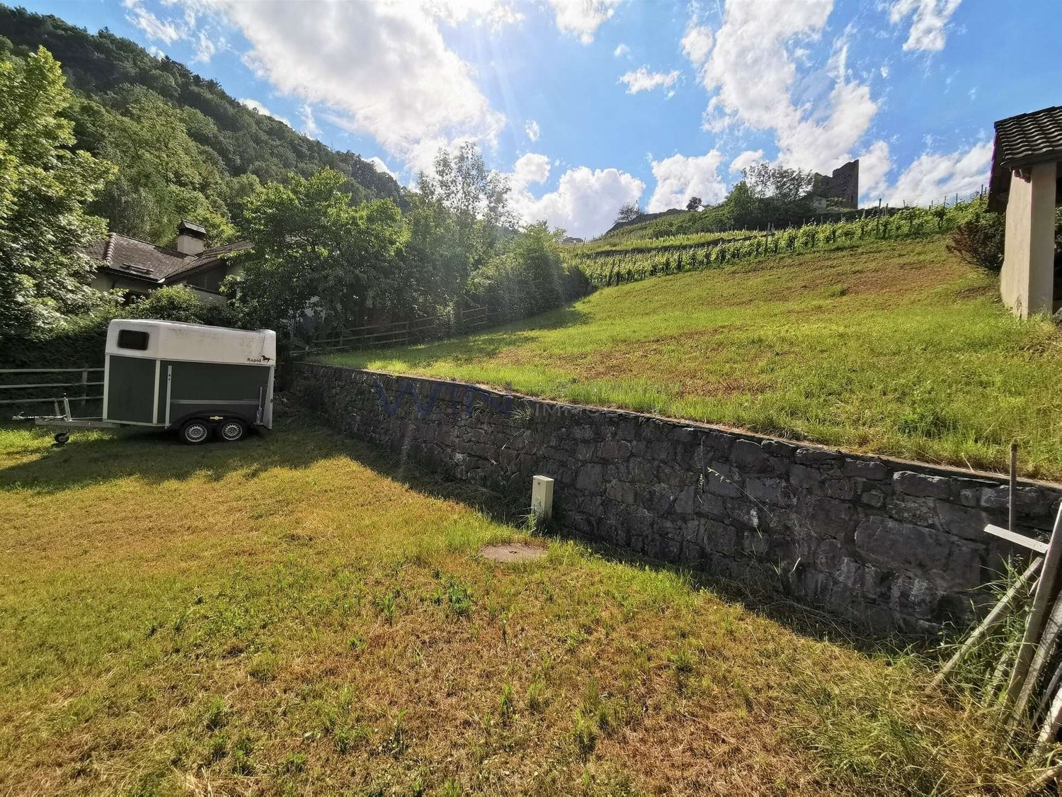 961m² building land