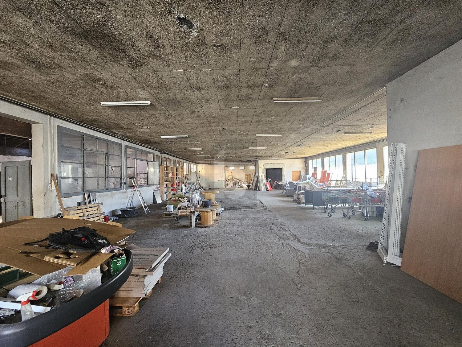 750m² industrial object