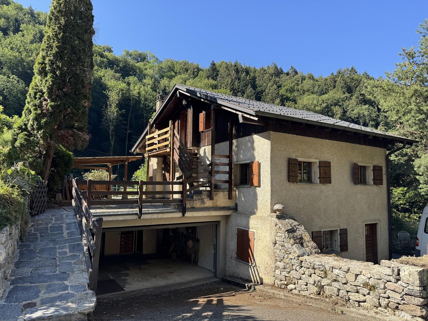 9 rooms single house
