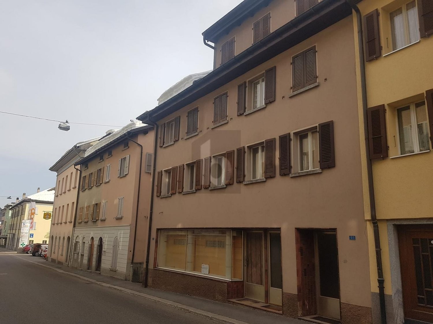 10-Zimmer-Mehrfamilienhaus, Foto 1 von 4