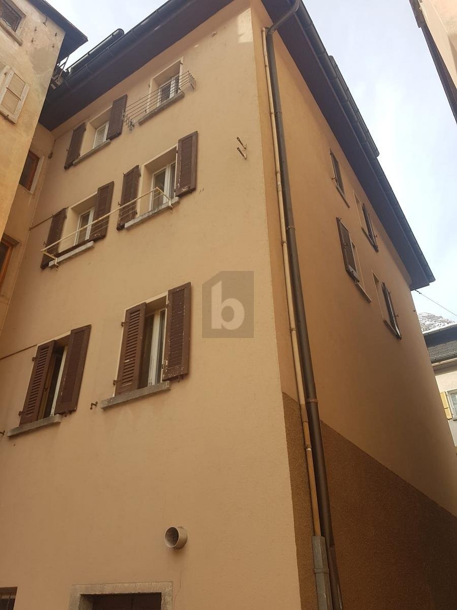 10-Zimmer-Mehrfamilienhaus, Foto 2 von 4
