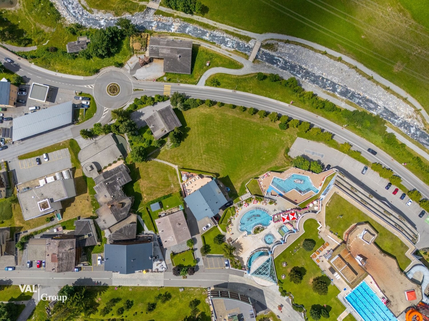 1490m² building land