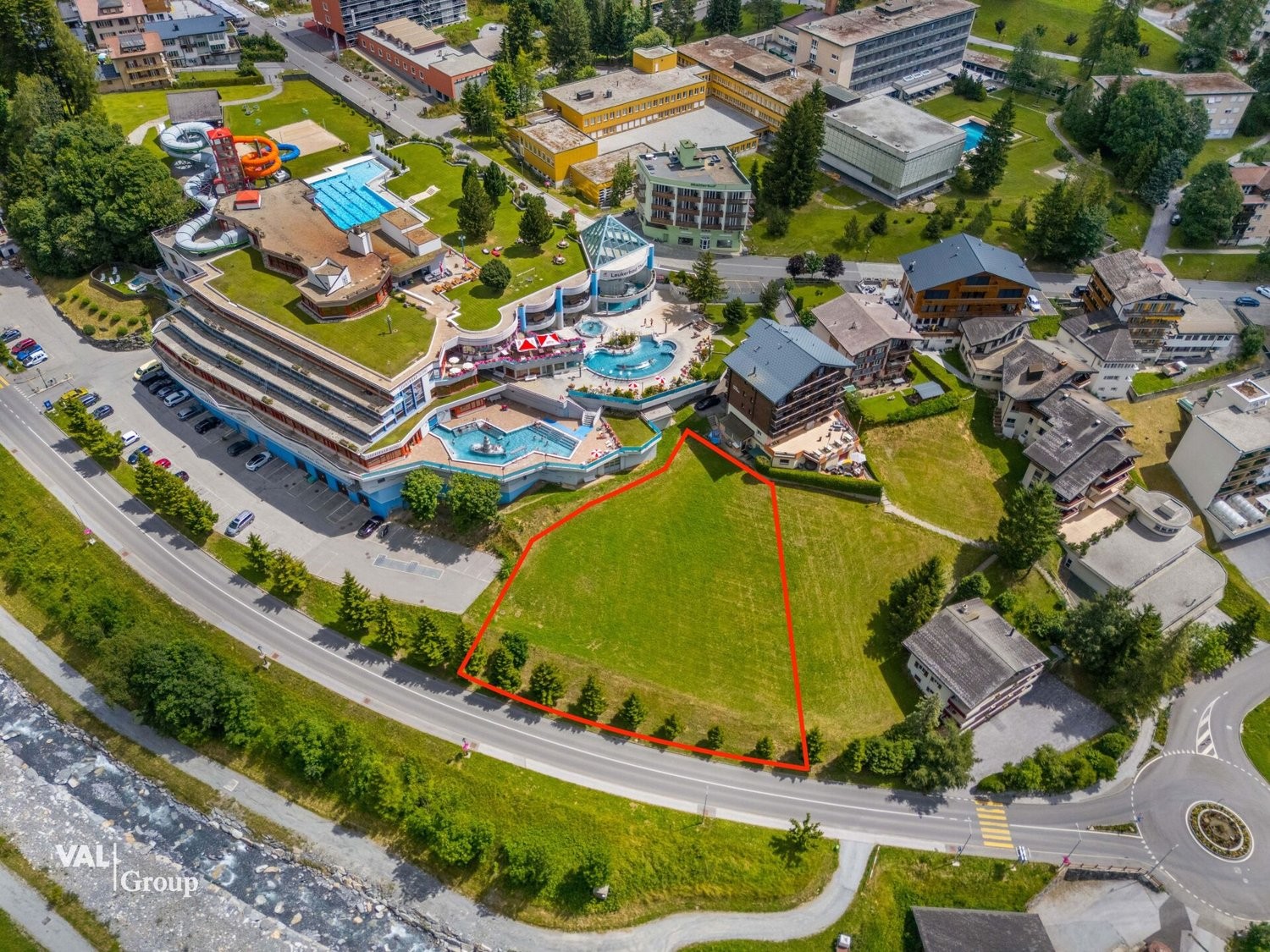 1490m² building land