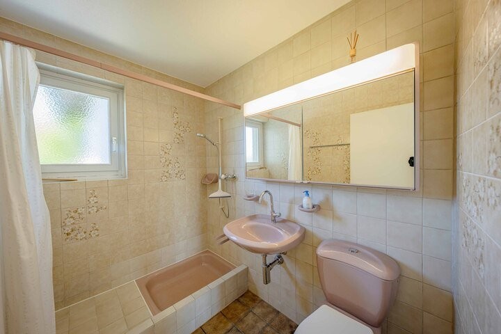 8 ½ rooms single house