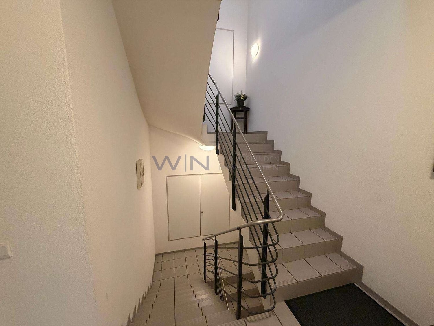 168m² shop