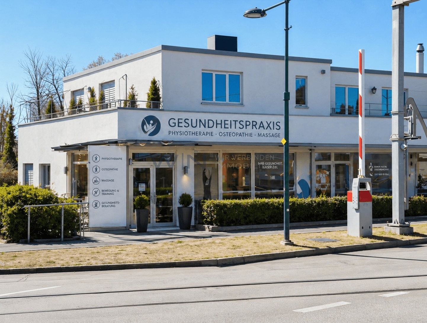168m² shop