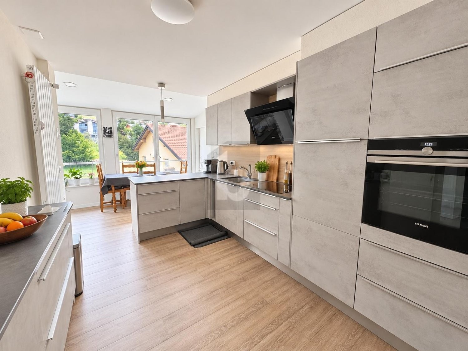 8 ½ rooms apartment