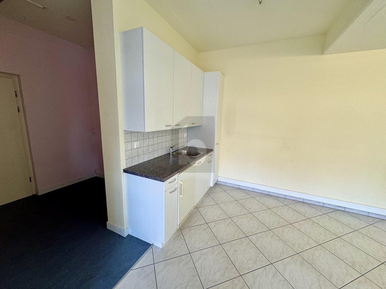 120m² shop