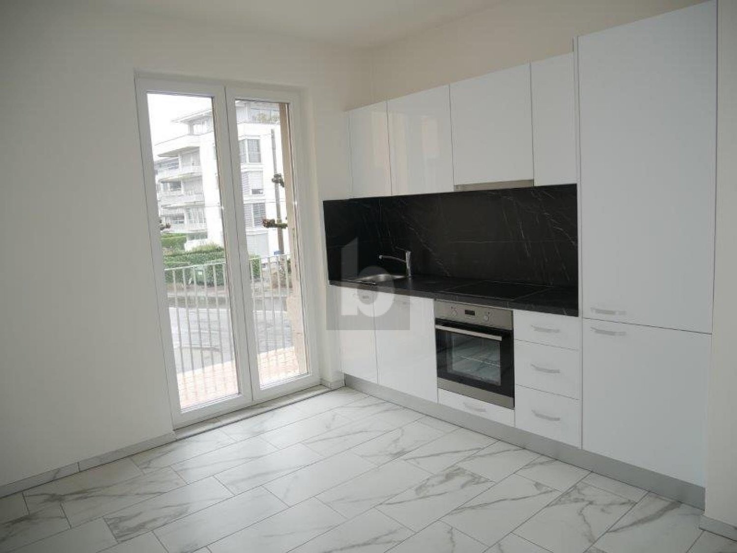 33 rooms multi family house, Foto 4 von 4