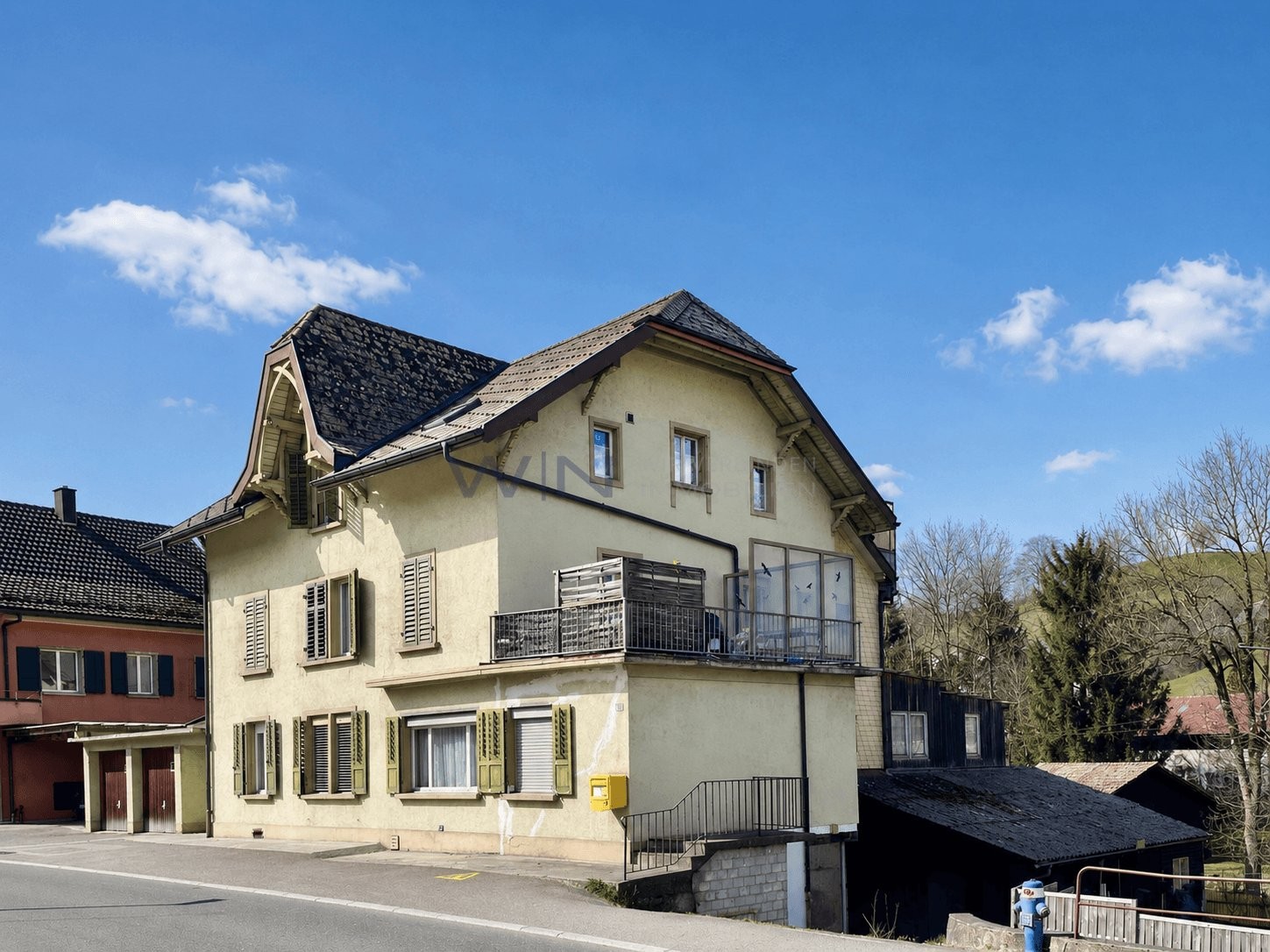 Casa multifamiliare di 14 ½ locali, foto 3 di 9