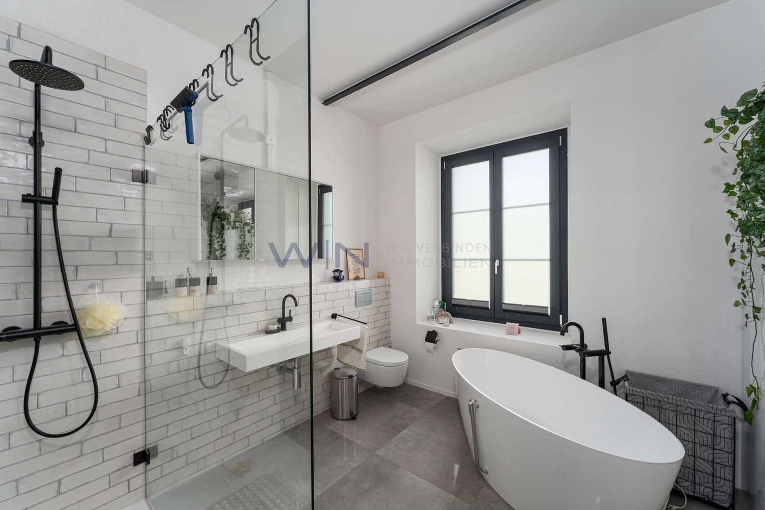 12 ½ rooms single house