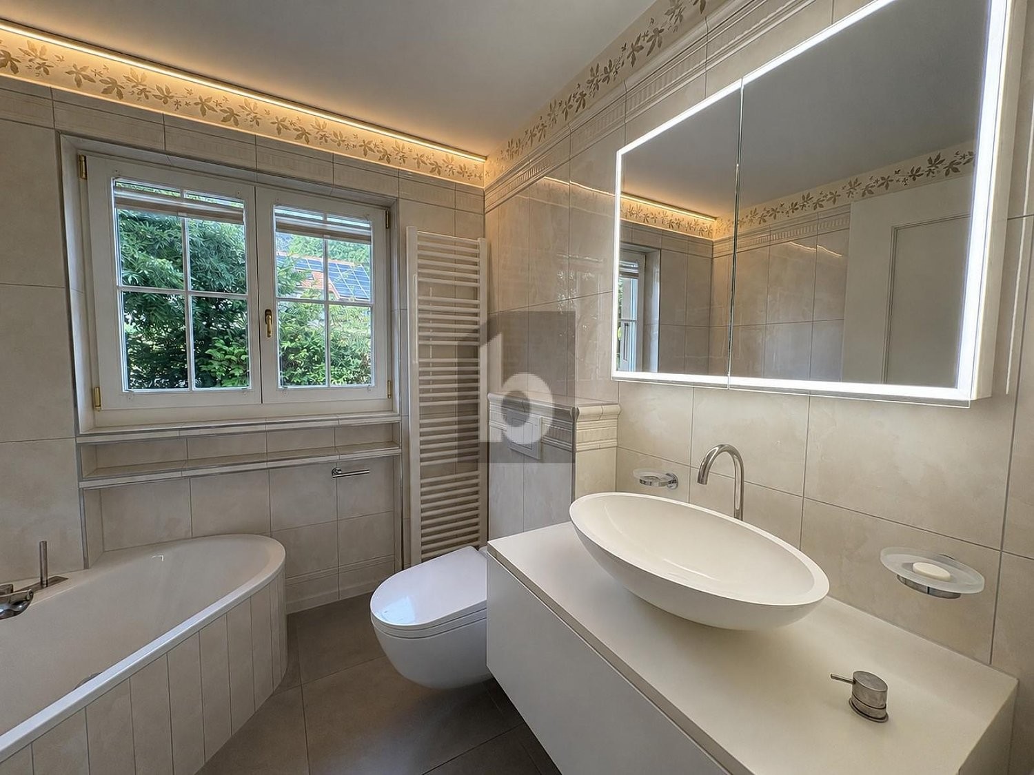 Casa unifamiliare di 7 ½ locali, foto 3 di 4
