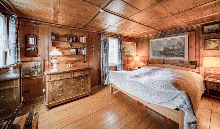 11 rooms single house
