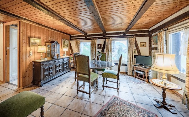 11 rooms single house