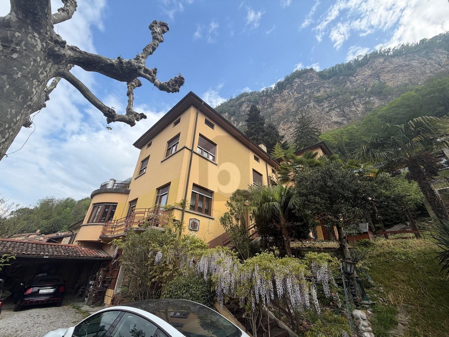 7 ½ Zimmer Villa, Foto 1 von 4