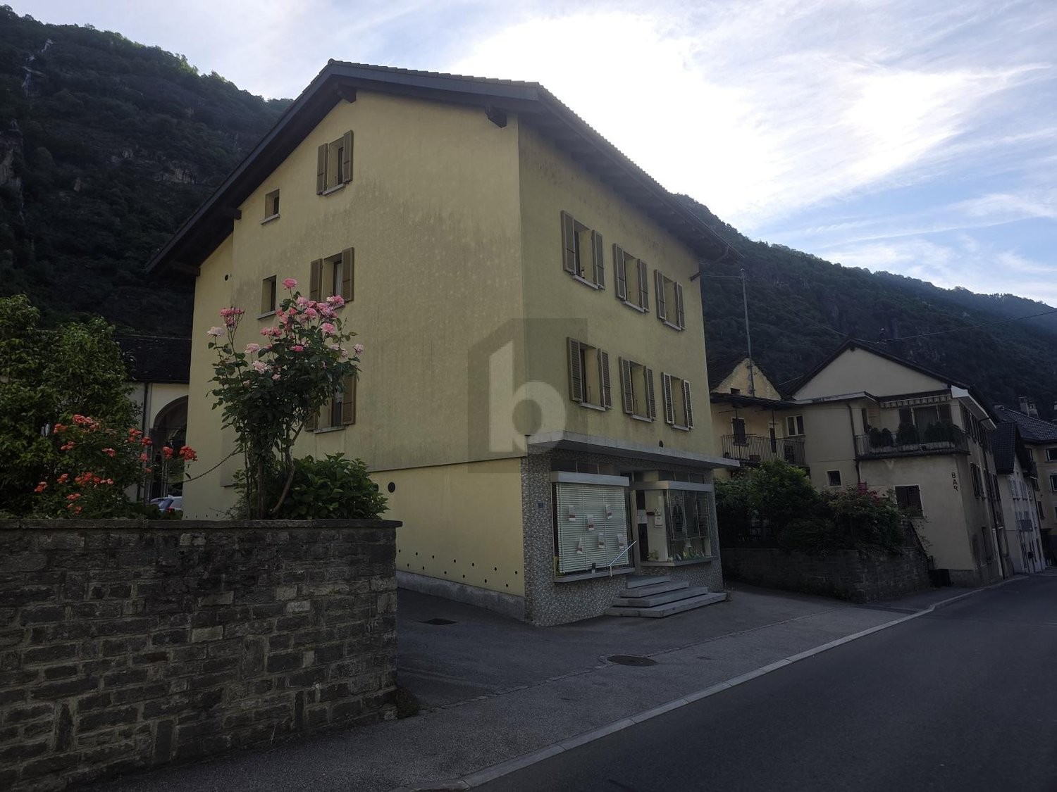 8 Zimmer Duplexhaus, Foto 3 von 3