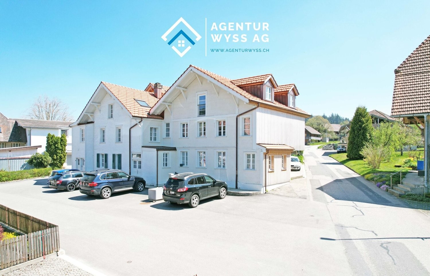 11 rooms multi family house, Foto 1 von 10